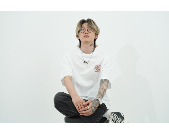No 0.5 TEE / WHITE / BLACK