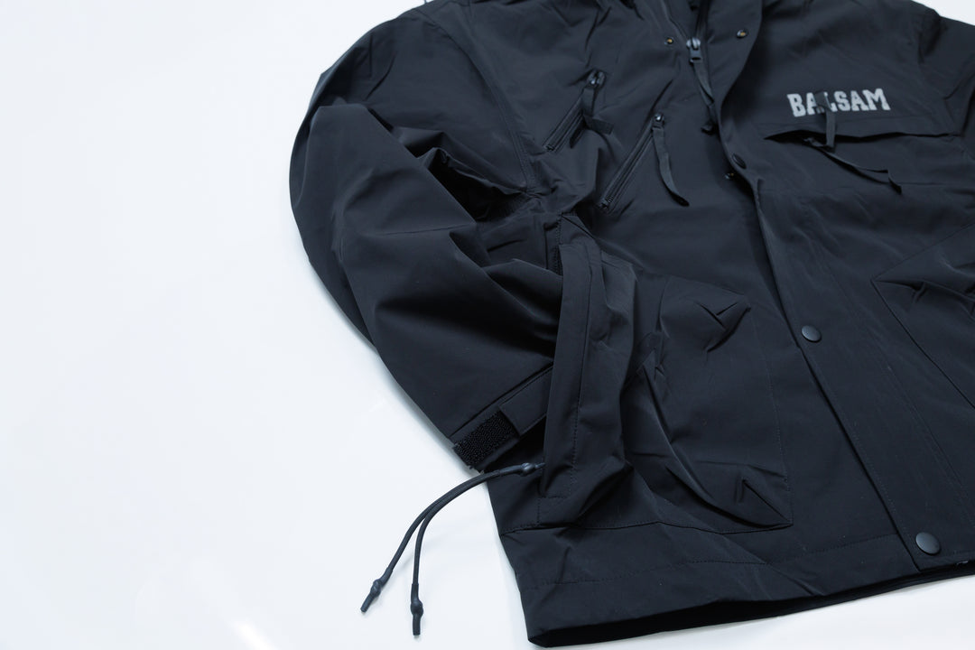 GRAPHITY MOUNTAIN JACKET / BLACK